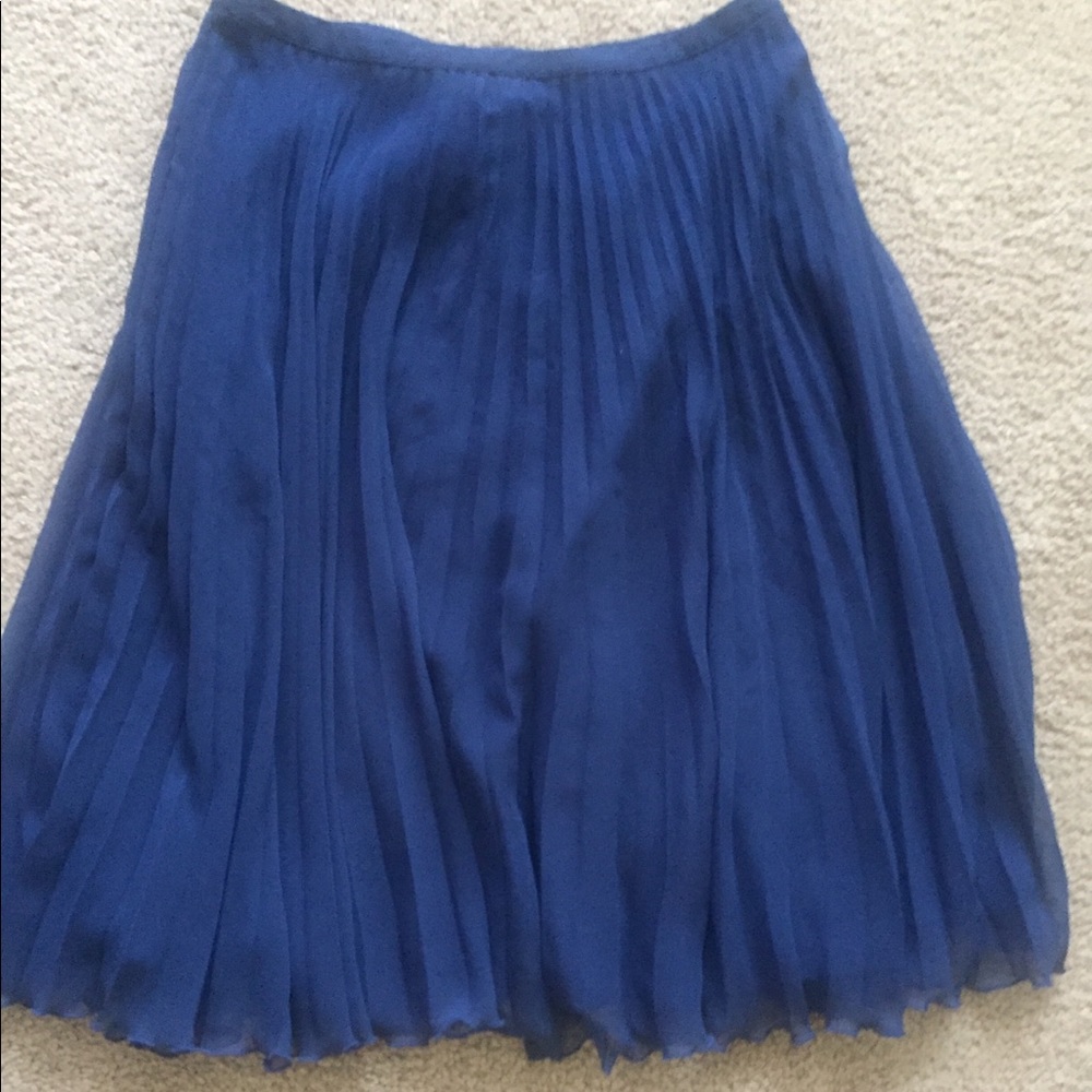 Navy blue pleated skirt. Midi skirt.